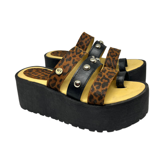 Sandalia Animal Print Tachas